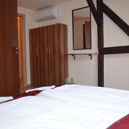 Holdfenyszallas Bed & Breakfast Segedin Dış mekan fotoğraf