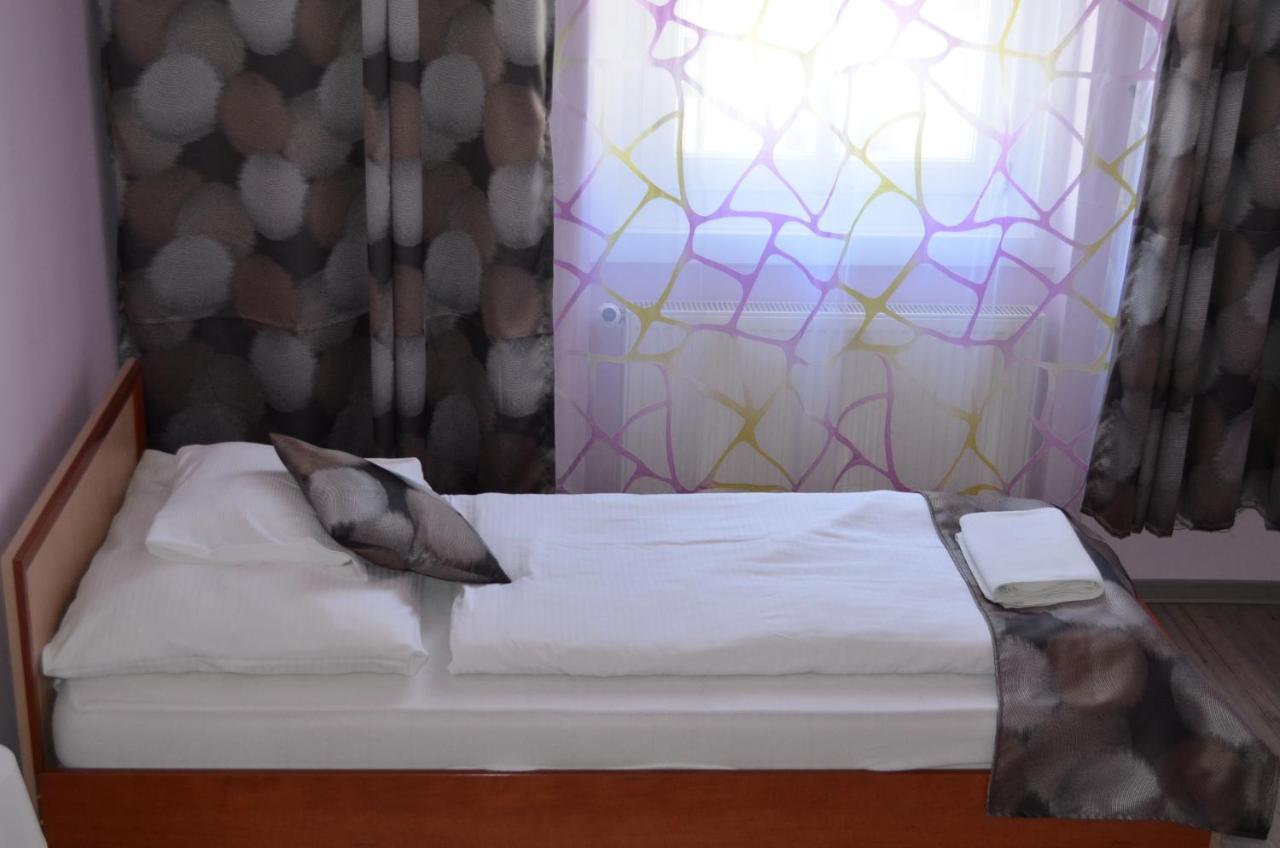 Holdfenyszallas Bed & Breakfast Segedin Dış mekan fotoğraf