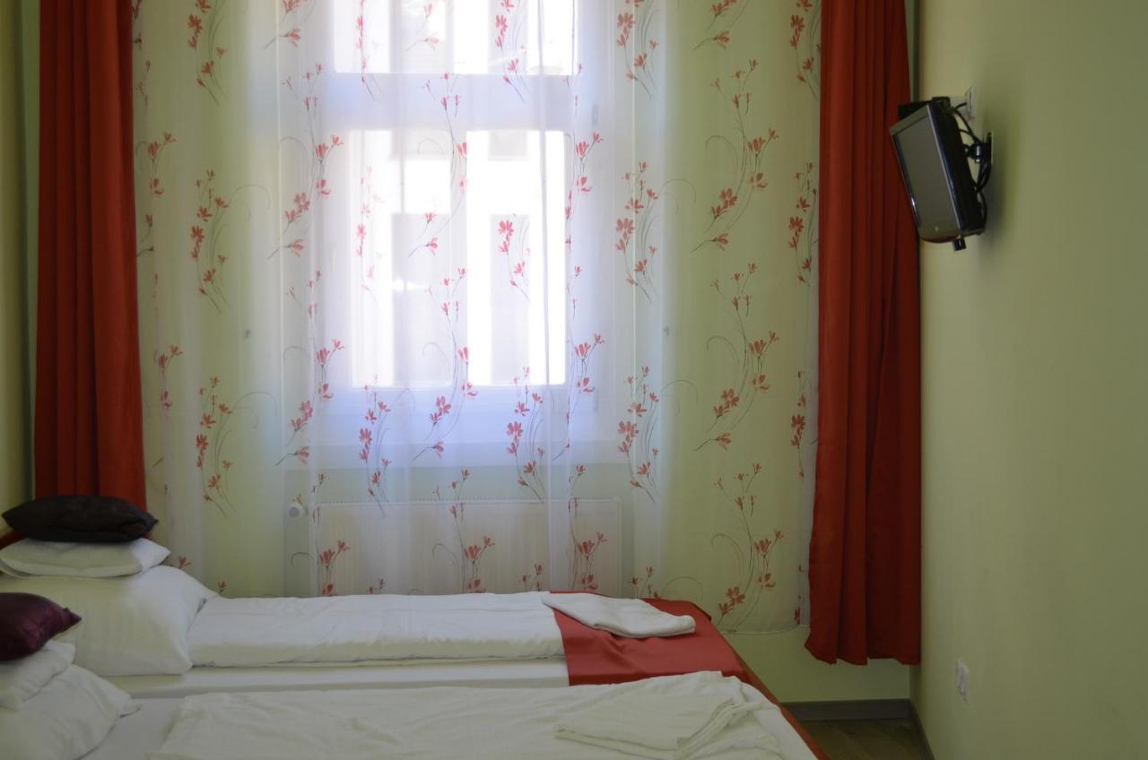 Holdfenyszallas Bed & Breakfast Segedin Dış mekan fotoğraf