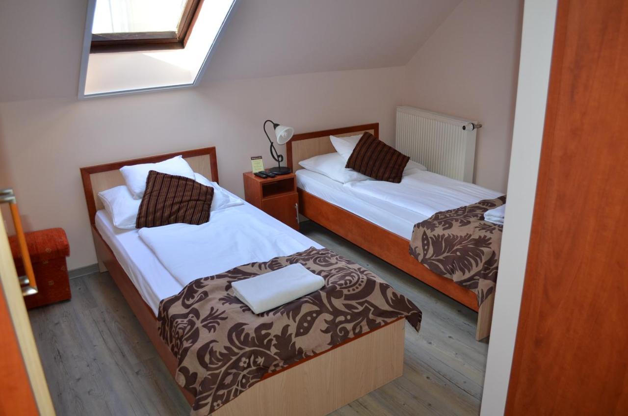 Holdfenyszallas Bed & Breakfast Segedin Dış mekan fotoğraf