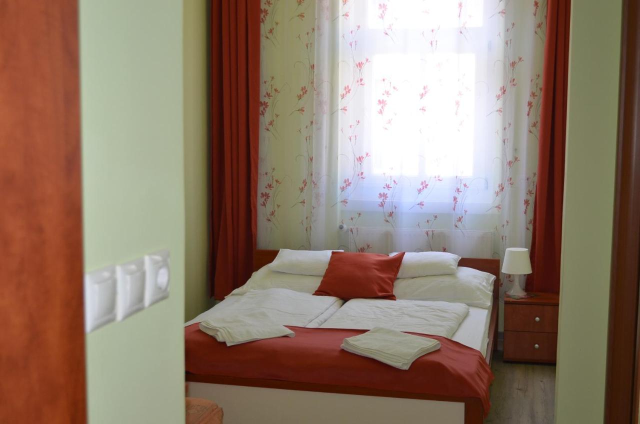 Holdfenyszallas Bed & Breakfast Segedin Dış mekan fotoğraf