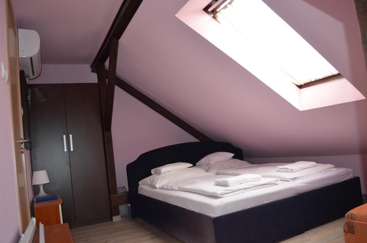 Holdfenyszallas Bed & Breakfast Segedin Dış mekan fotoğraf