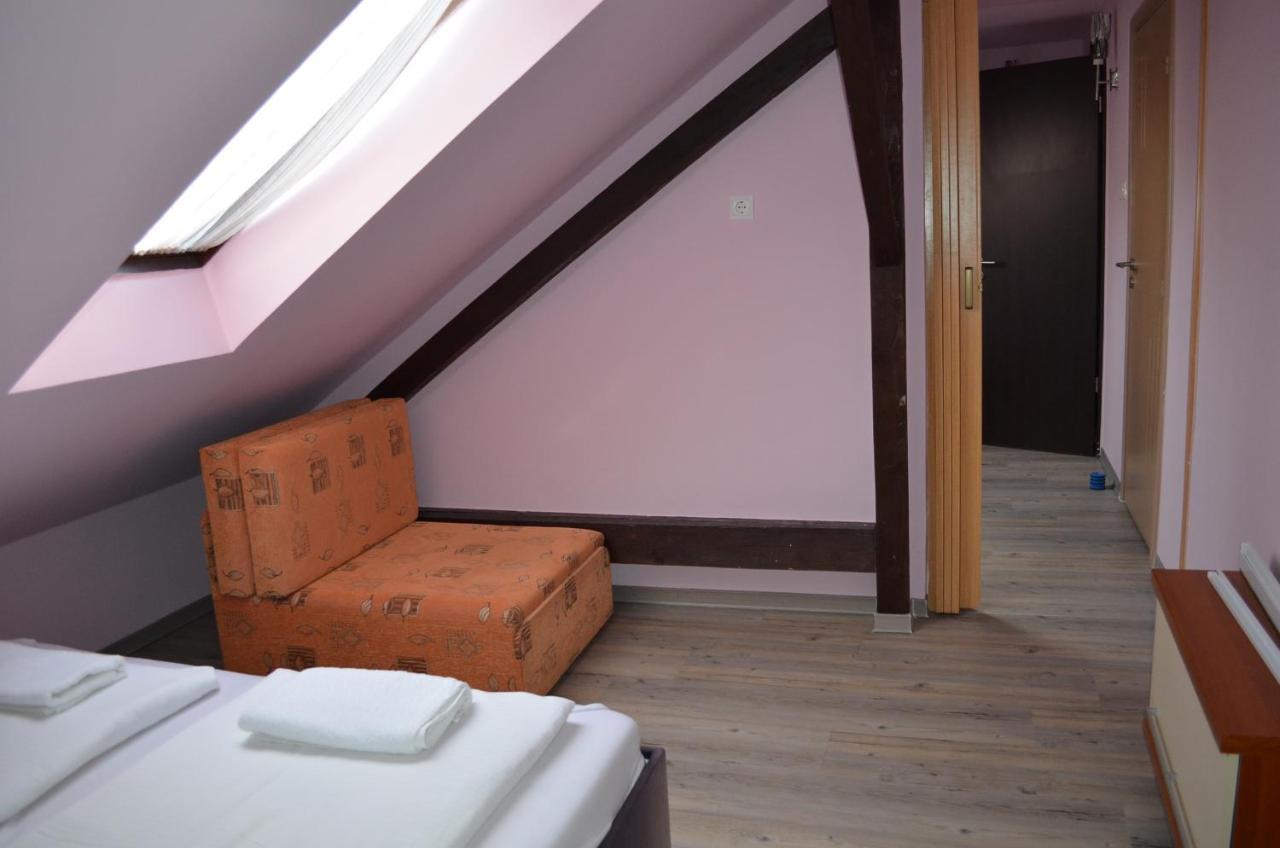 Holdfenyszallas Bed & Breakfast Segedin Dış mekan fotoğraf