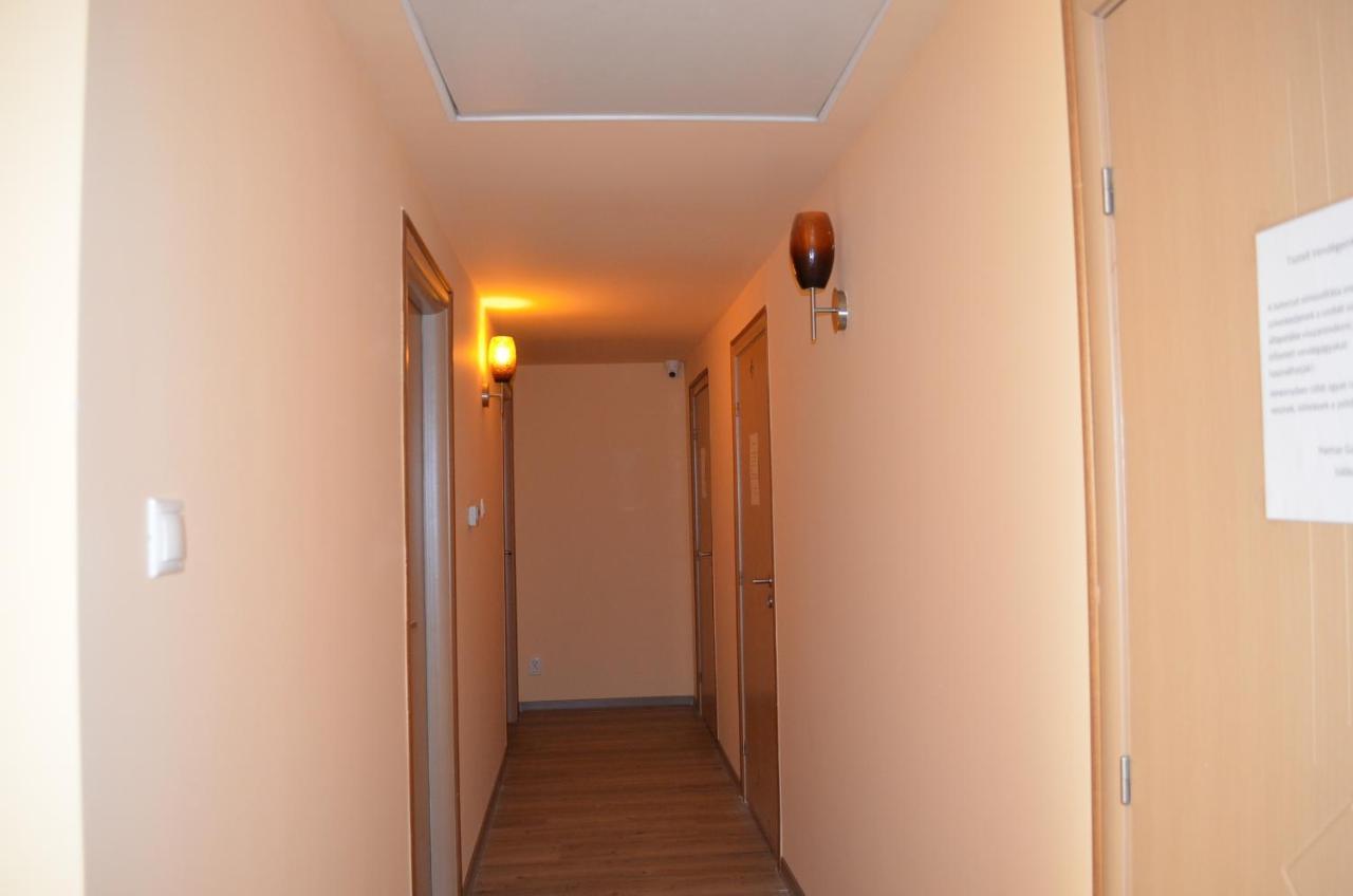 Holdfenyszallas Bed & Breakfast Segedin Dış mekan fotoğraf