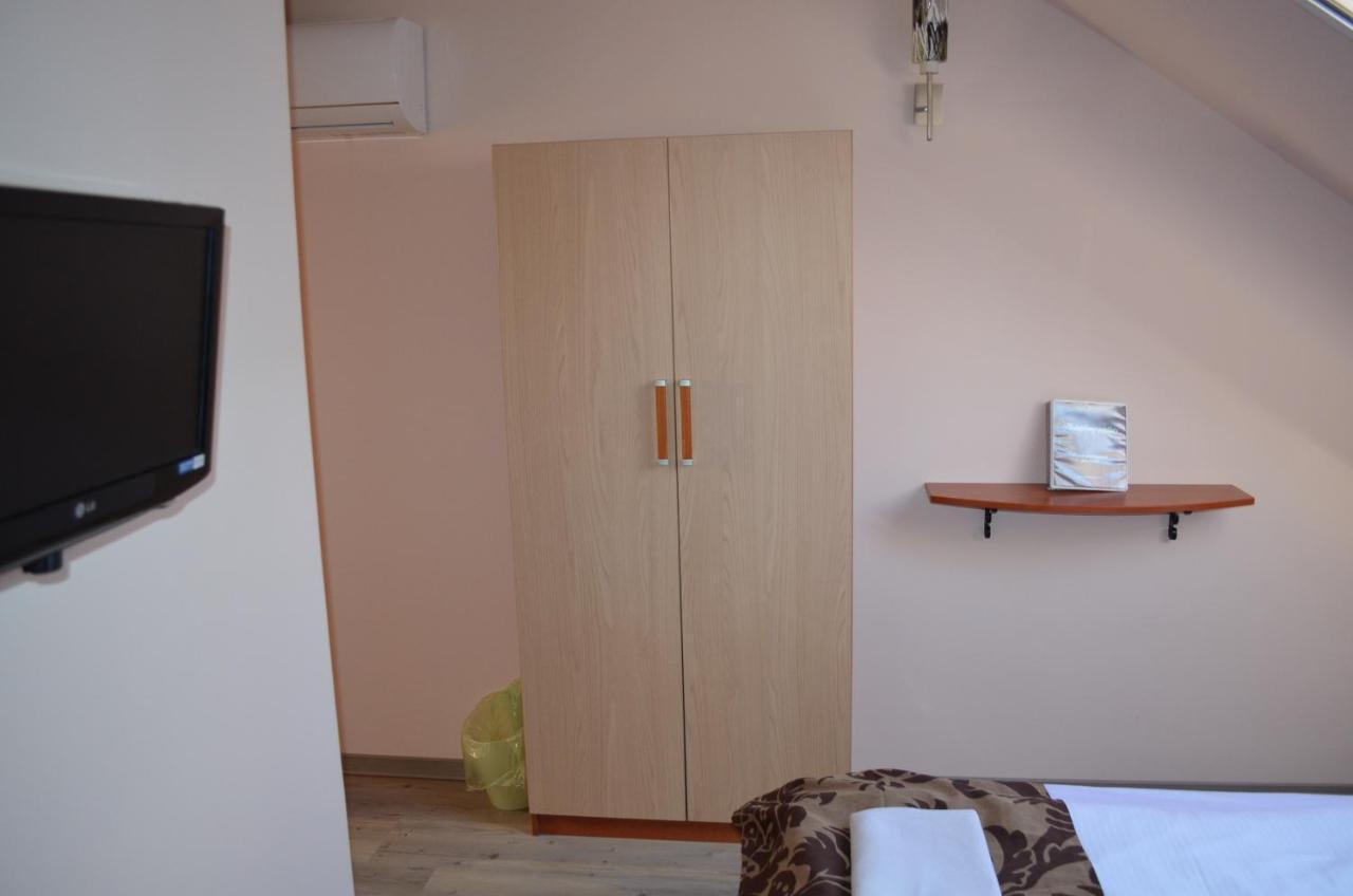 Holdfenyszallas Bed & Breakfast Segedin Dış mekan fotoğraf