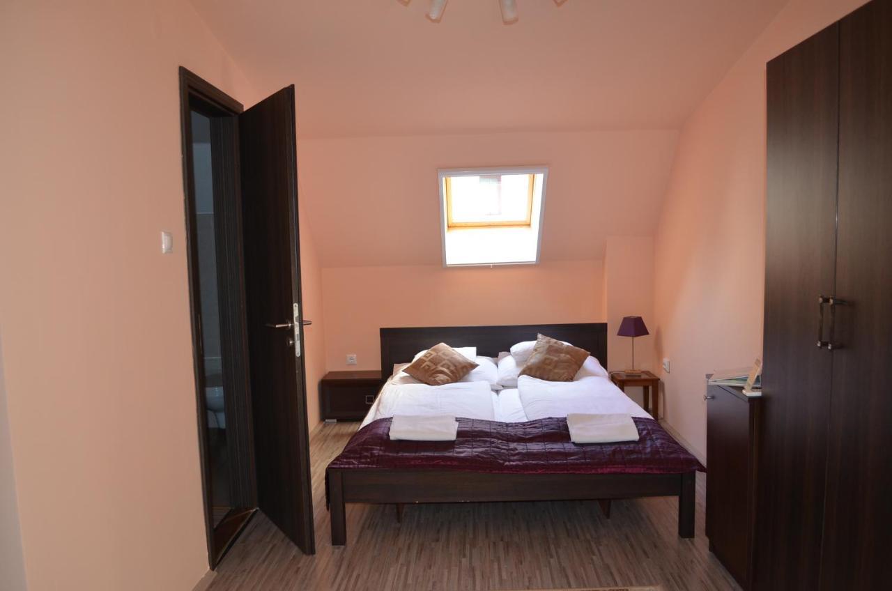 Holdfenyszallas Bed & Breakfast Segedin Dış mekan fotoğraf